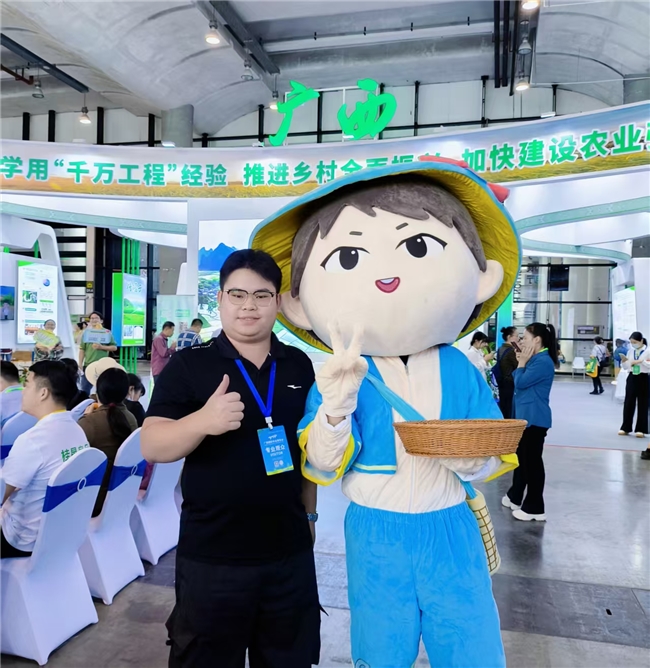 广西南宁市海宝科技有限公司董事长卢海宝:成长不是一帆风顺的过程,而是一场艰巨的战斗